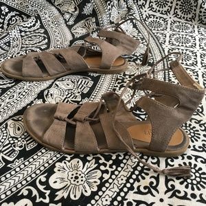 Old Navy Lace-up sandals